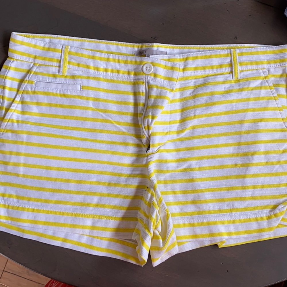GAP white and yellow striped shorts